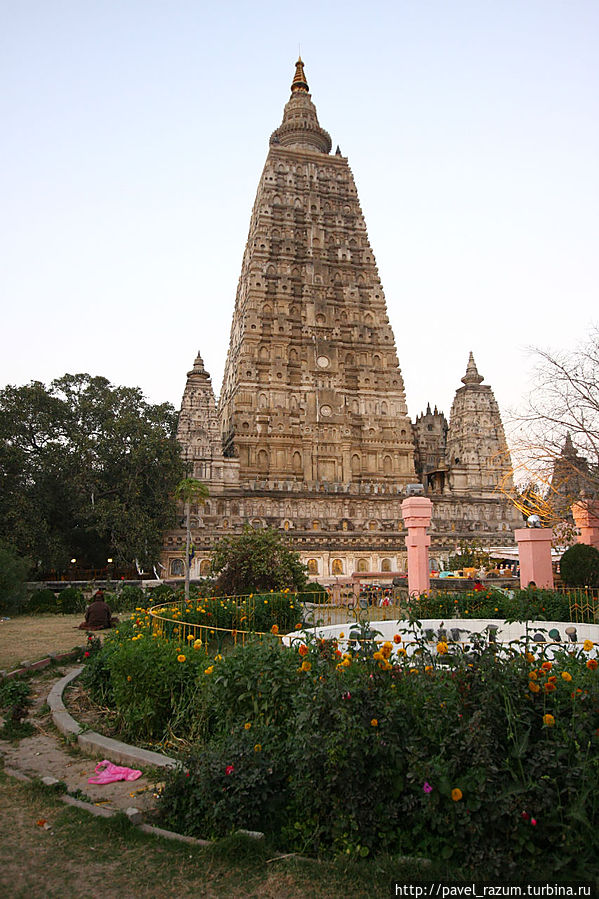 храм Маха-Бодхи Бодх-Гая, Индия