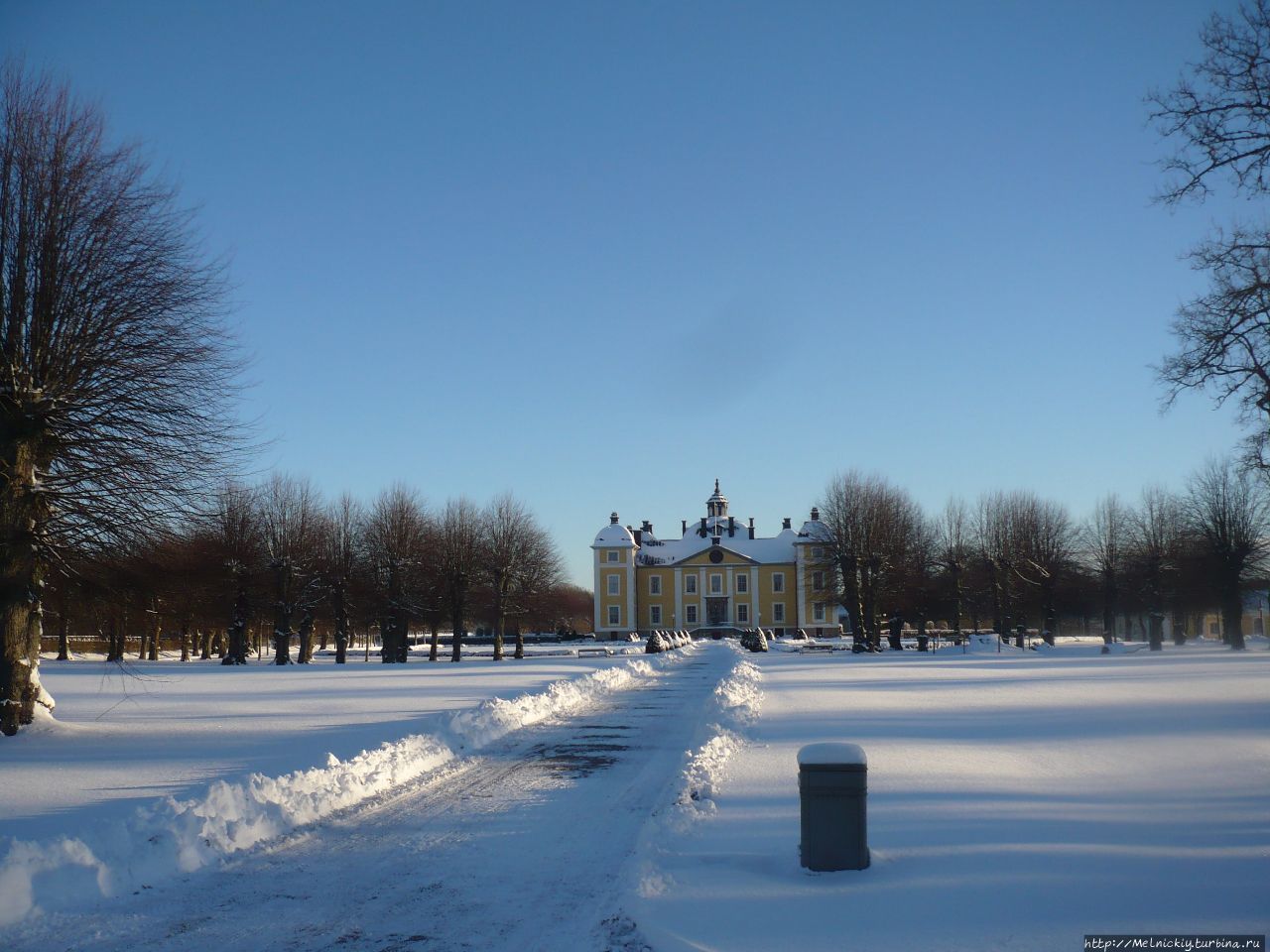 Стрёмсхольмский дворец / Stromsholm Palace