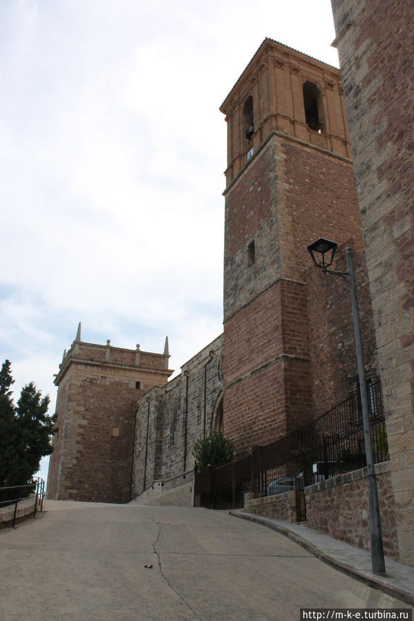 Монастырь Пуч-де-Санта Мария в селении Эль Пуч Автономная область Валенсия, Испания