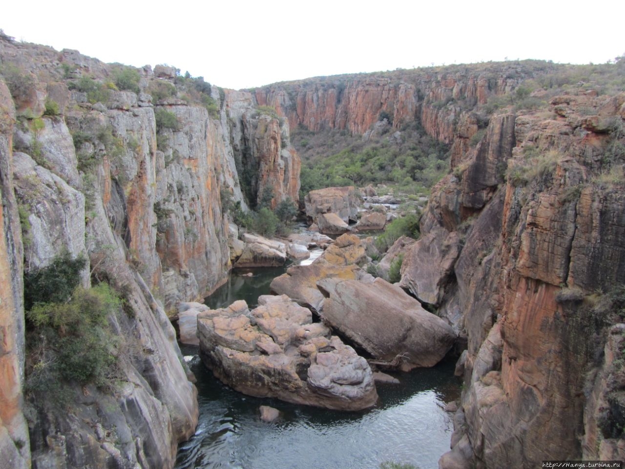 Промоины Бурке () Мпумаланга, ЮАР