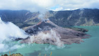 Вулканическое озеро Сегара Анак, что в переводе Дитя океана.