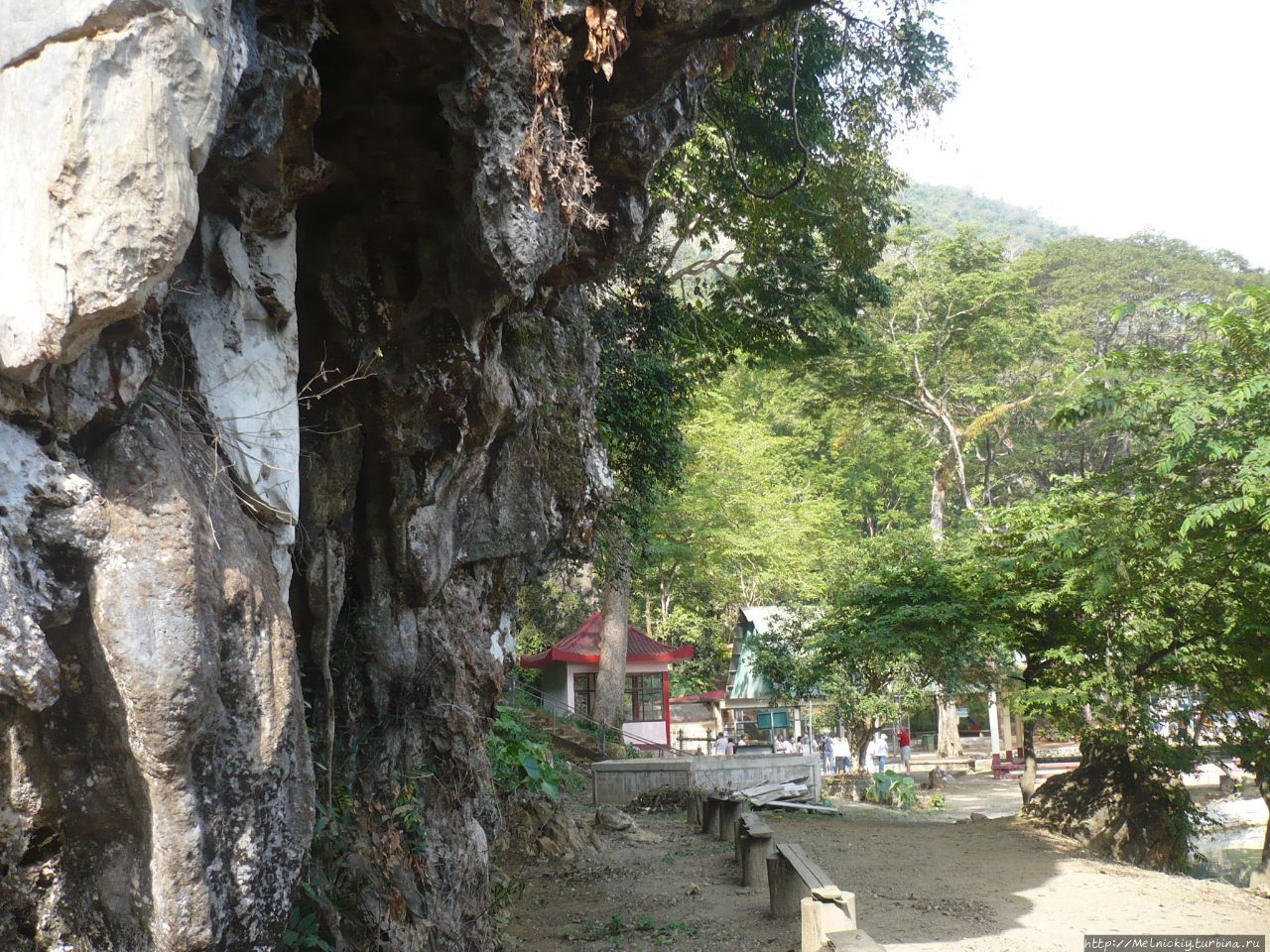 Пещерный храм Тхам Пла