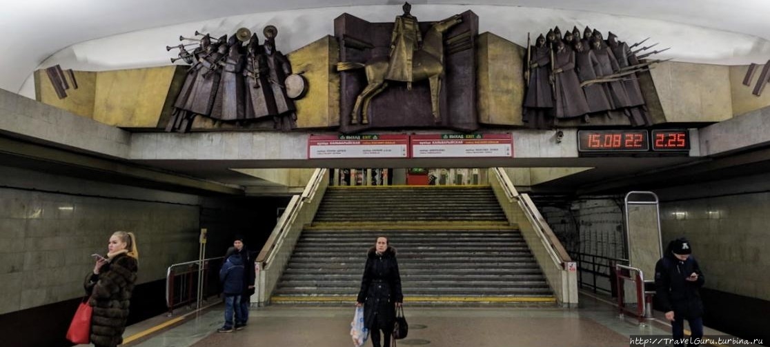Платформа станции Фрунзенская со сценами, посвящёнными Гражданской войне Минск, Беларусь
