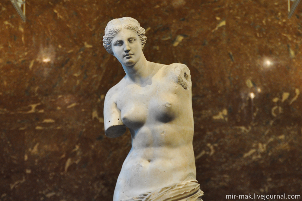 Знакомая незнакомка — Венера Милосская. Париж, Франция