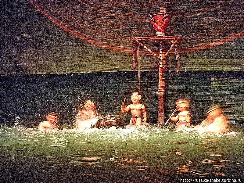 Танцы на воде Ханой, Вьетнам
