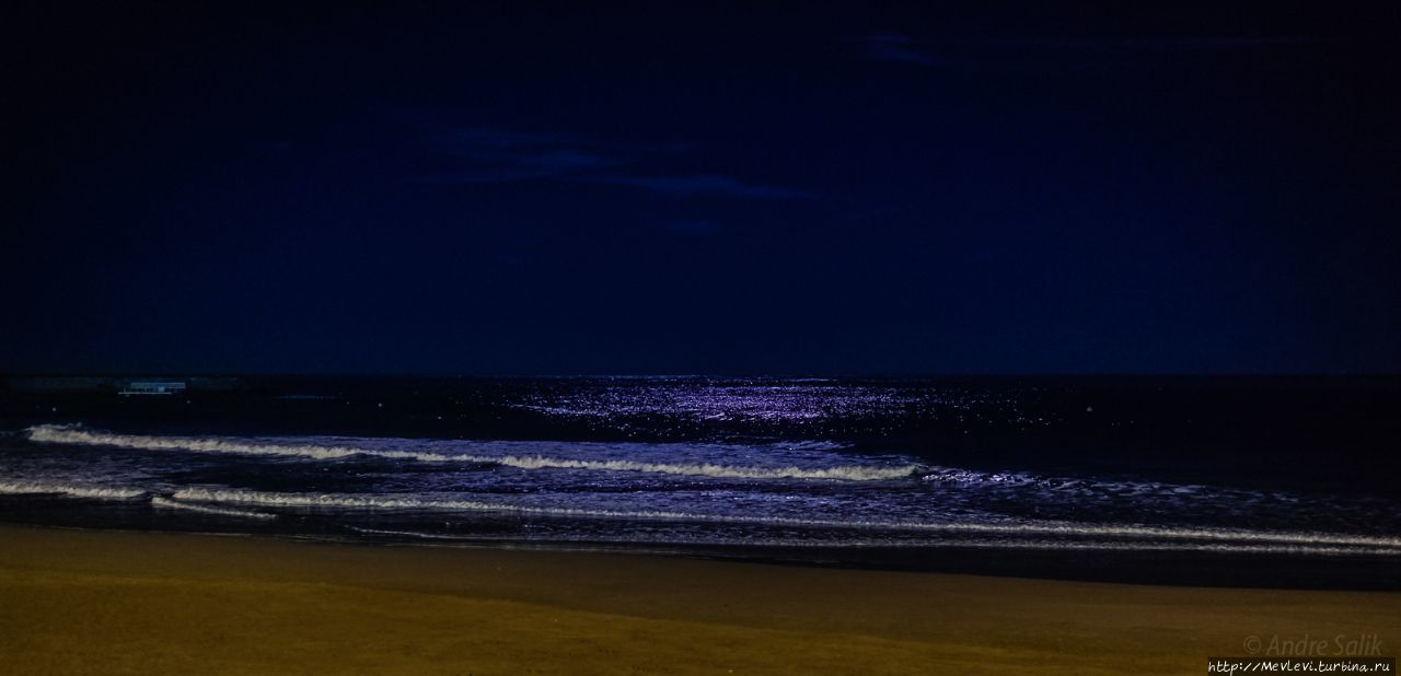 Вечер. Ситжес. Прибой Ситжес, Испания