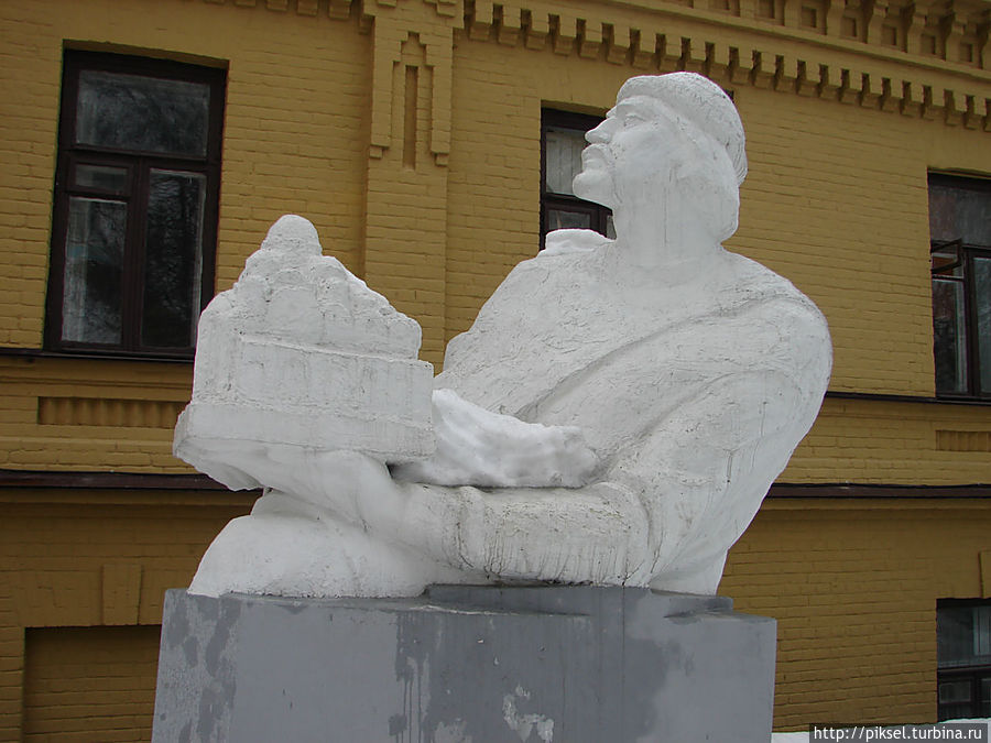 Эскиз памятника Ярославу Мудрому установленный в сквере-парке. Киев, Украина