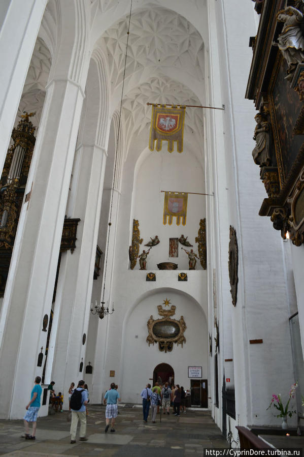маленькая дверь справа — вход на башню Гданьск, Польша