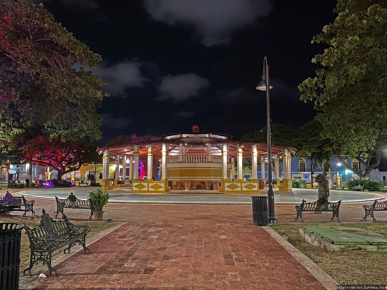 Площадь Независимости Кампече, Мексика Площадь Независимости Кампече, Мексика