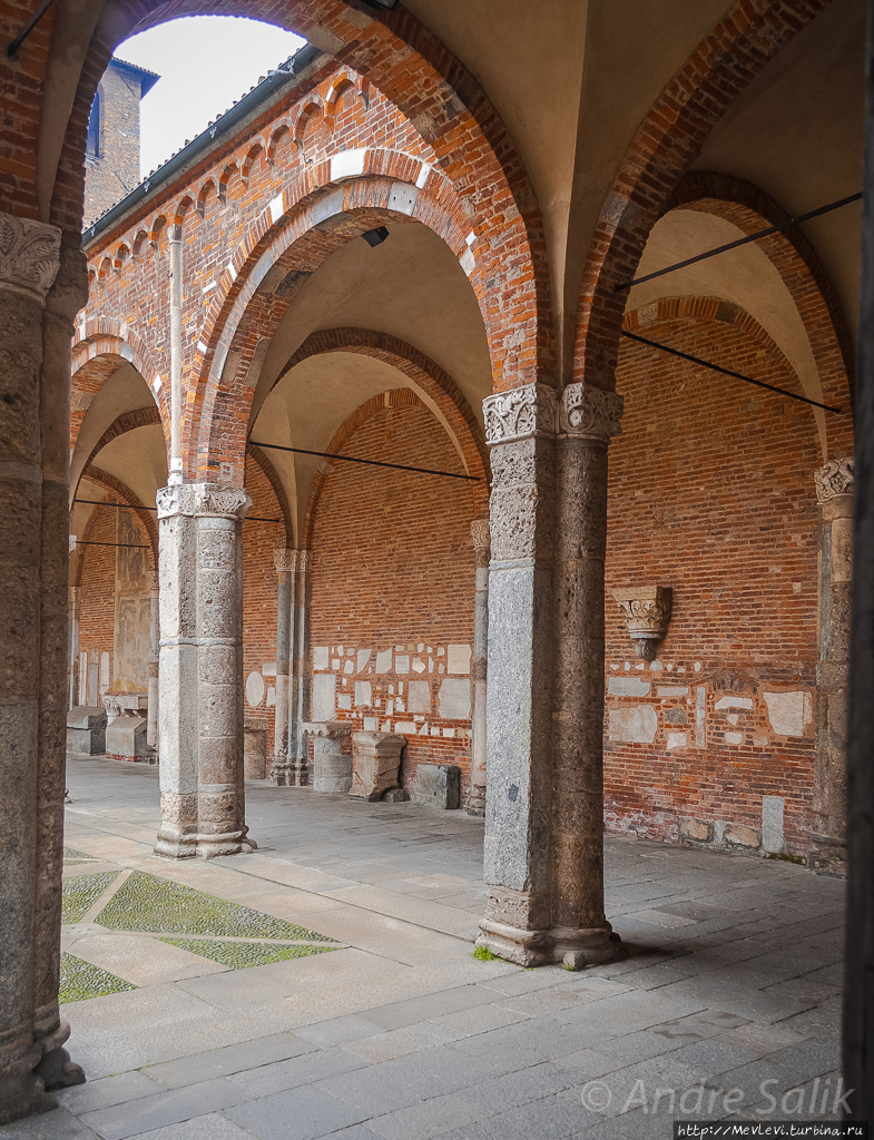 Церковь Сант-Амброджо Милан, Италия