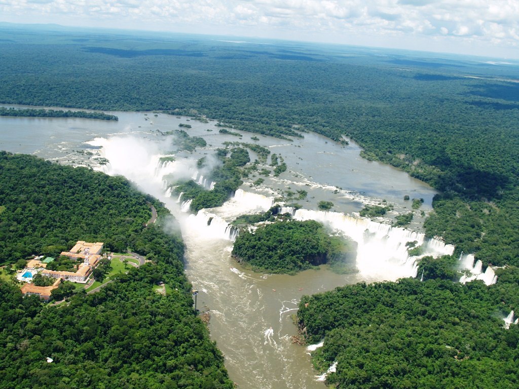Вертолётная площадка нацпарка Игуасу Игуасу национальный парк (Бразилия), Бразилия