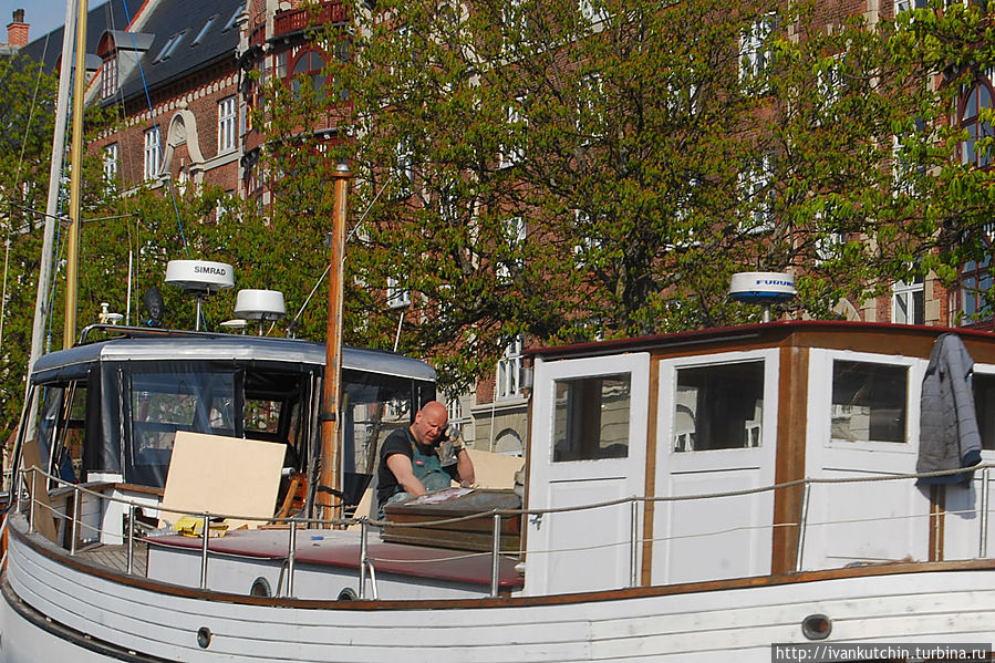 Местные жители на лодках Копенгаген, Дания