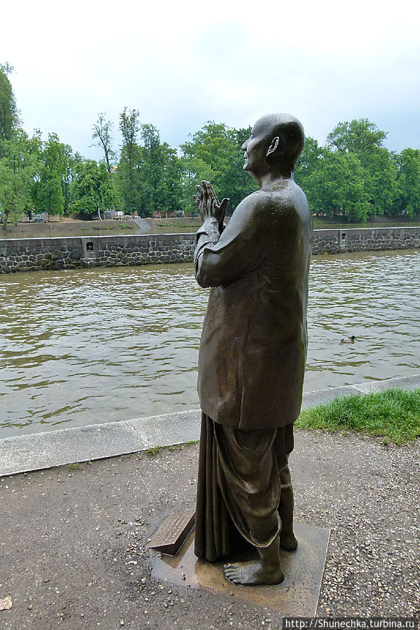Статуя Гармония до наводнения. Прага, Чехия