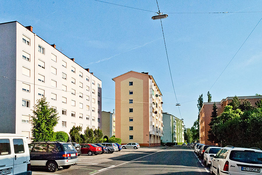 Мы уже взяли за правило в каждом городе отправляться в самые его непривлекательные углы, чтобы составить всестороннее впечатление о городе.