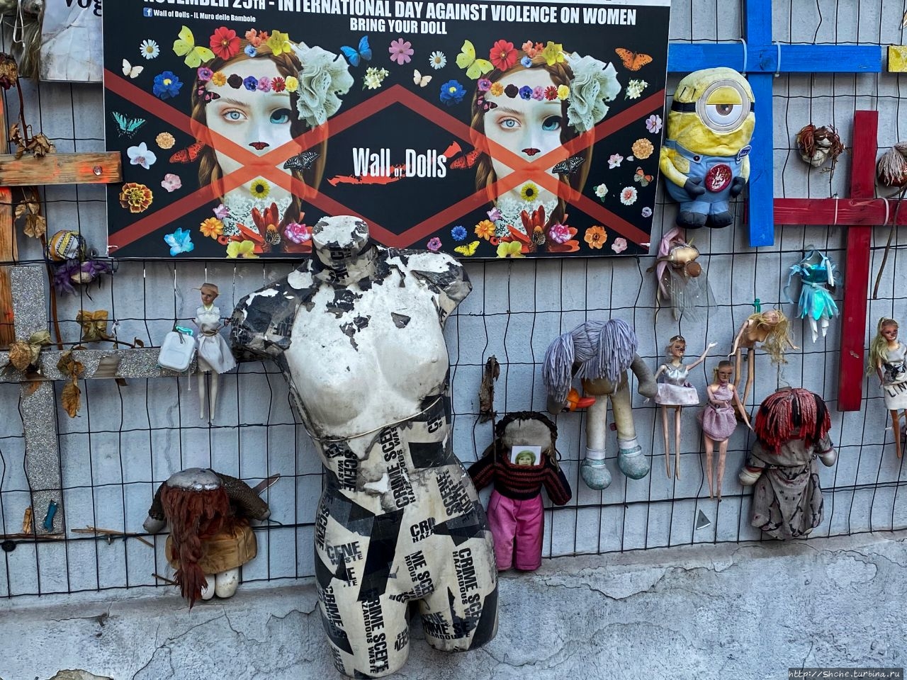 Стена кукол / Wall of Dolls