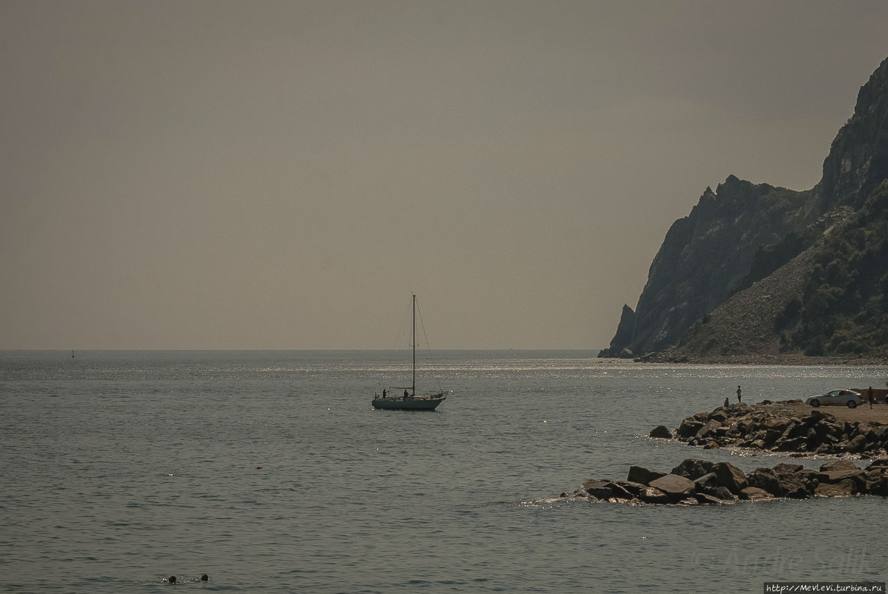 Романтичное местечко Монтероссо-аль-Маре, Италия