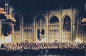3. В Нью-Йорке проходил ежегодный фестиваль хоров, куда отбирали лучшие голоса страны. Наша певичка попала в один из них.