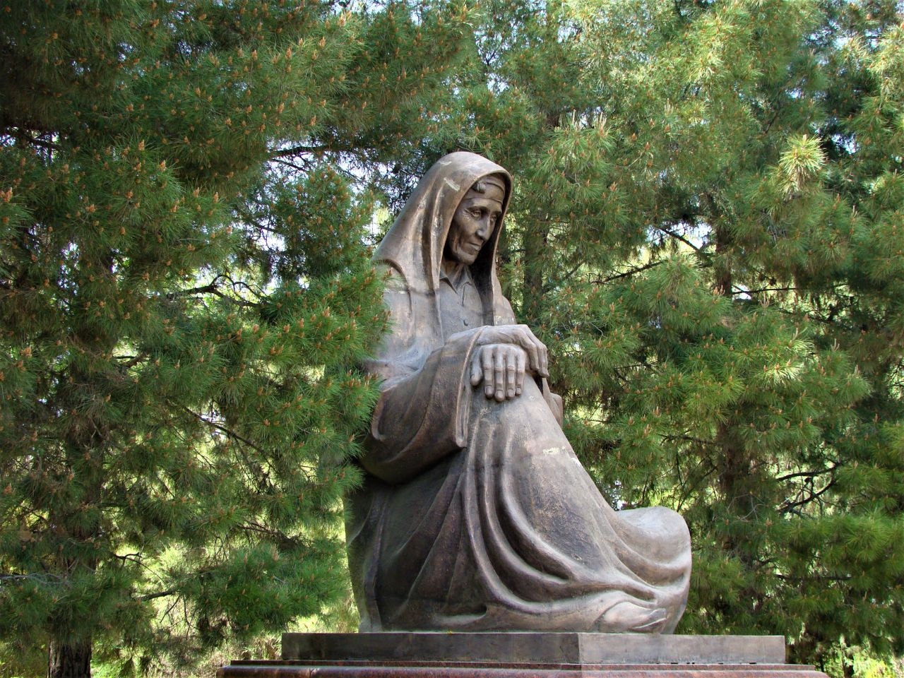 Памятник Скорбящей матери Самарканд, Узбекистан