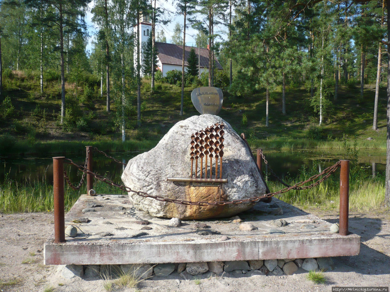 Памятник финской марке Лохилахти, Финляндия