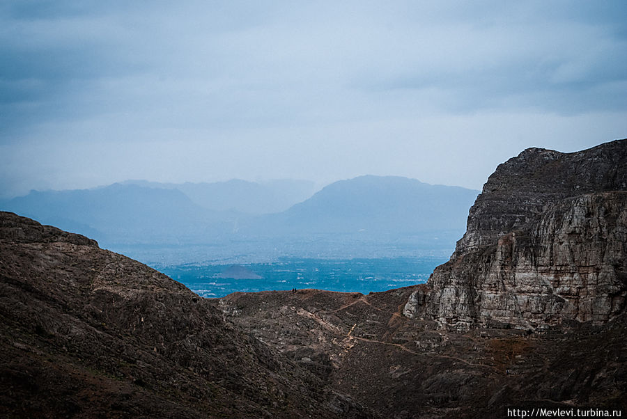 На вершину горы Соффе Исфахан, Иран