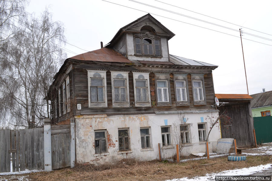 домик с каменным низом, наверняка казенный или же чья то бывшая усадьба Дединово, Россия