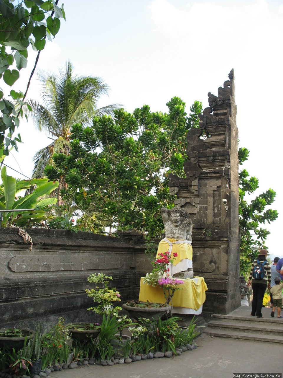 Храм Пура Бату Балонг Табанан, Индонезия