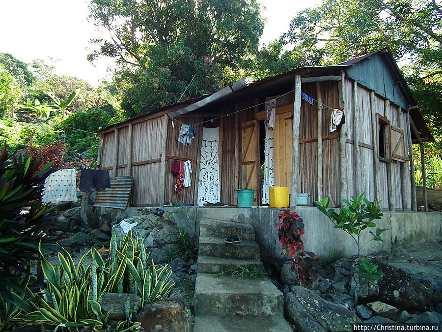 Один из самых состоятельных домов в деревне Нуси Комба, Мадагаскар