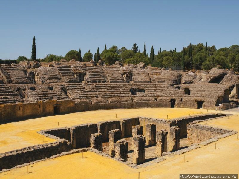 Амфитеатр Амфитеатр