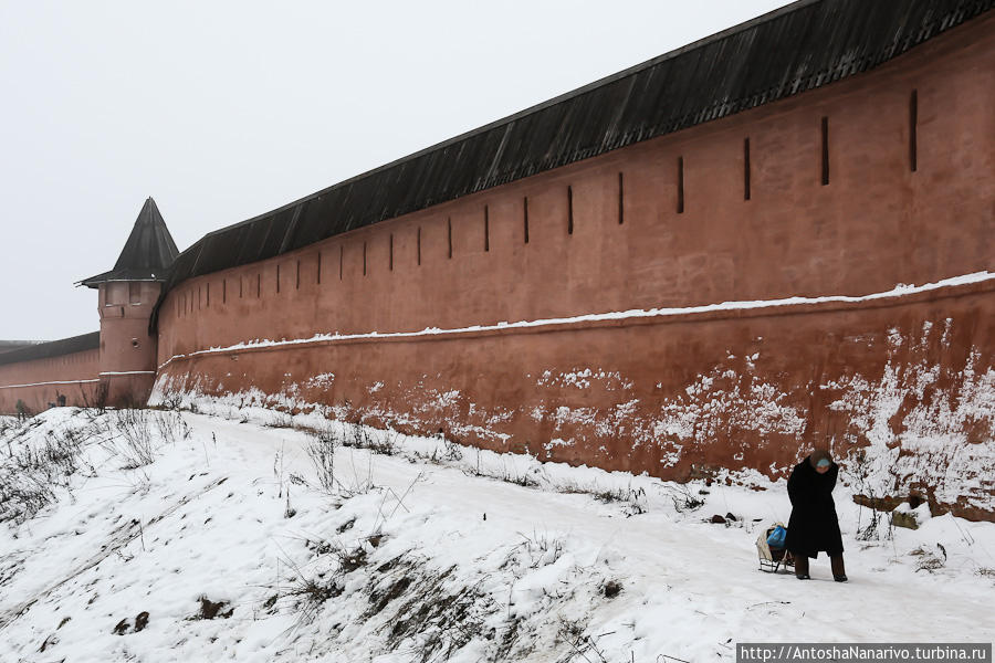 Стена Спасо-Евфимиева монастыря. Суздаль, Россия