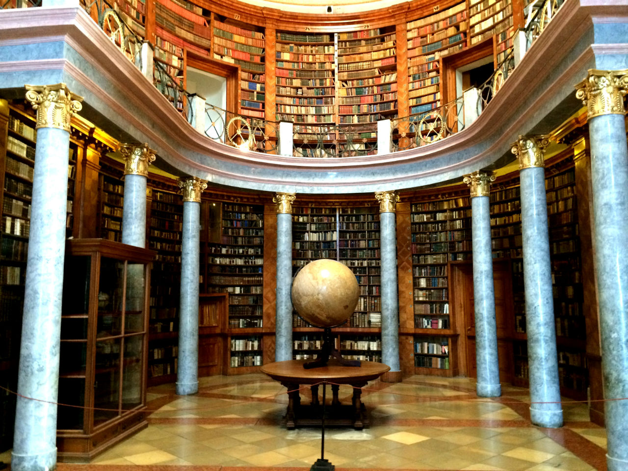 Библиотека монастыря Паннонхальма / Pannonhalma monastery library