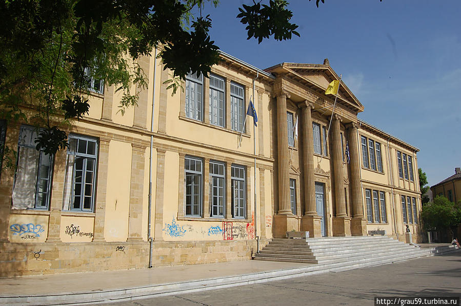 Школа Фанеромени Никосия, Кипр