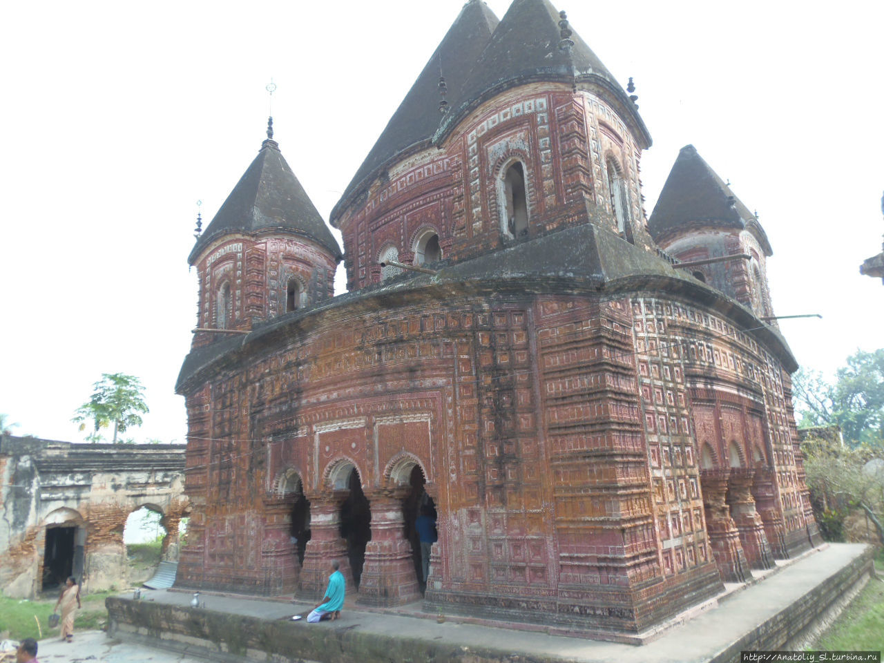Город Путхия, посвященный богу Кришне храм Говинда Путхия, Бангладеш