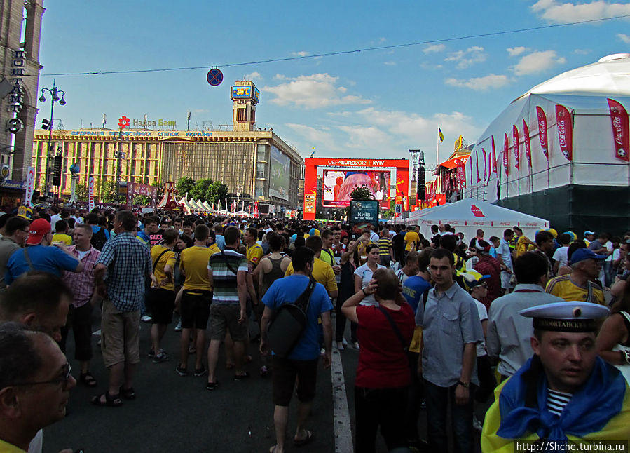 самый большой экран на Майдане Киев, Украина